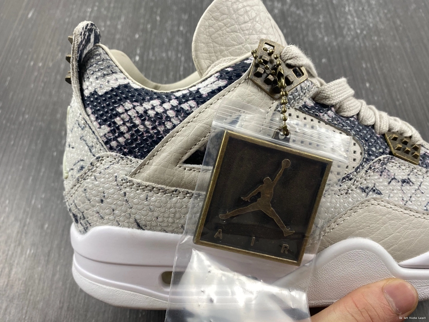 - 819139-030 4 Retro Jordan Snakeskin 0131